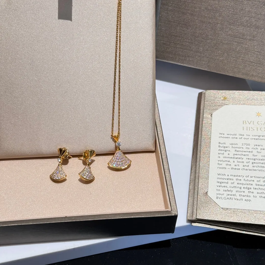 18k Gold Fan Full Diamond Earrings EHC145