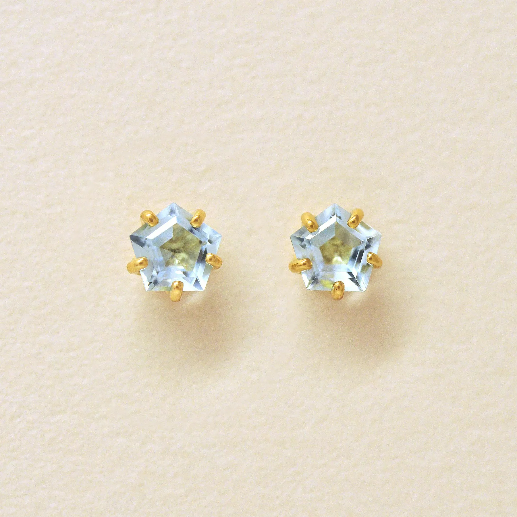 [Second Earrings] 18K Yellow Gold Blue Topaz Pentagon Cut Earrings