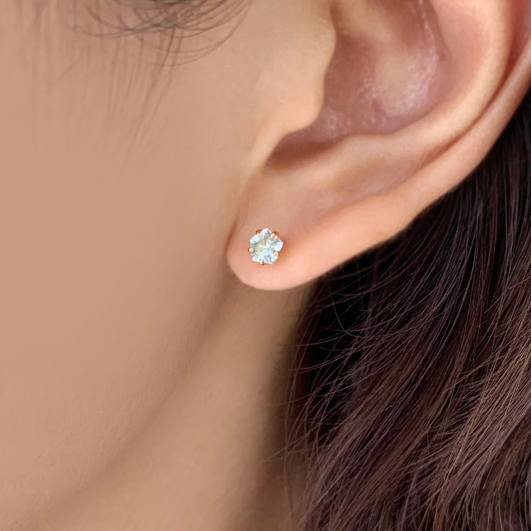 [Second Earrings] 18K Yellow Gold Blue Topaz Pentagon Cut Earrings