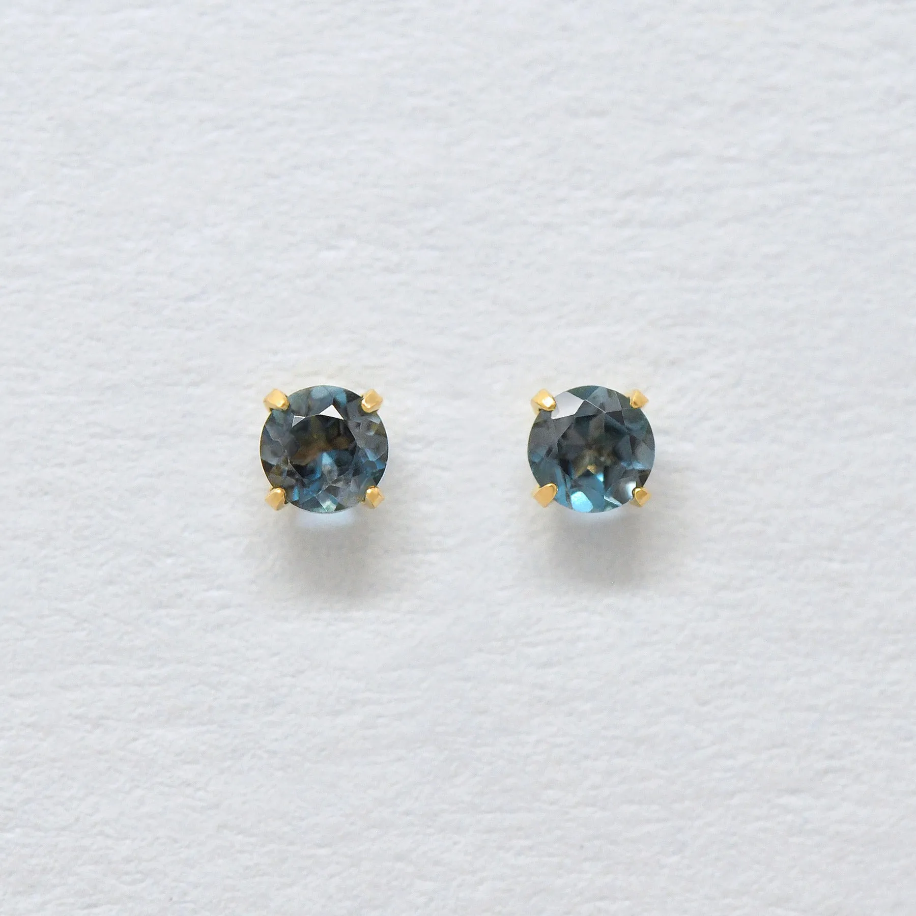 [Second Earrings] 18K Yellow Gold London Blue Topaz Earrings